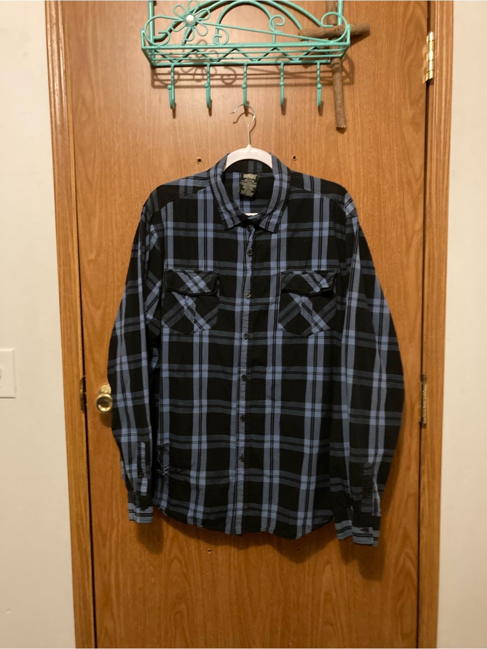 Men's Blue and Black Plaid Long-Sleeve Button-Down Shirt